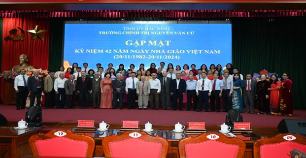 Trường Chính trị Nguyễn Văn Cừ gặp mặt kỷ niệm 42 năm Ngày Nhà giáo Việt Nam